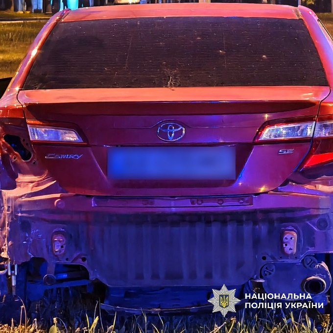 На Харківщині молодик викрав авто, потрапив у ДТП і втік